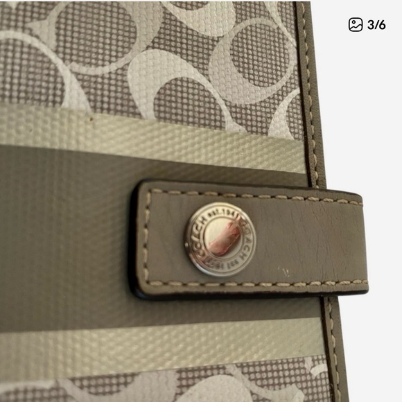 🍍Coach Khaki and Olive Signature Wallet - Picture 3 of 6